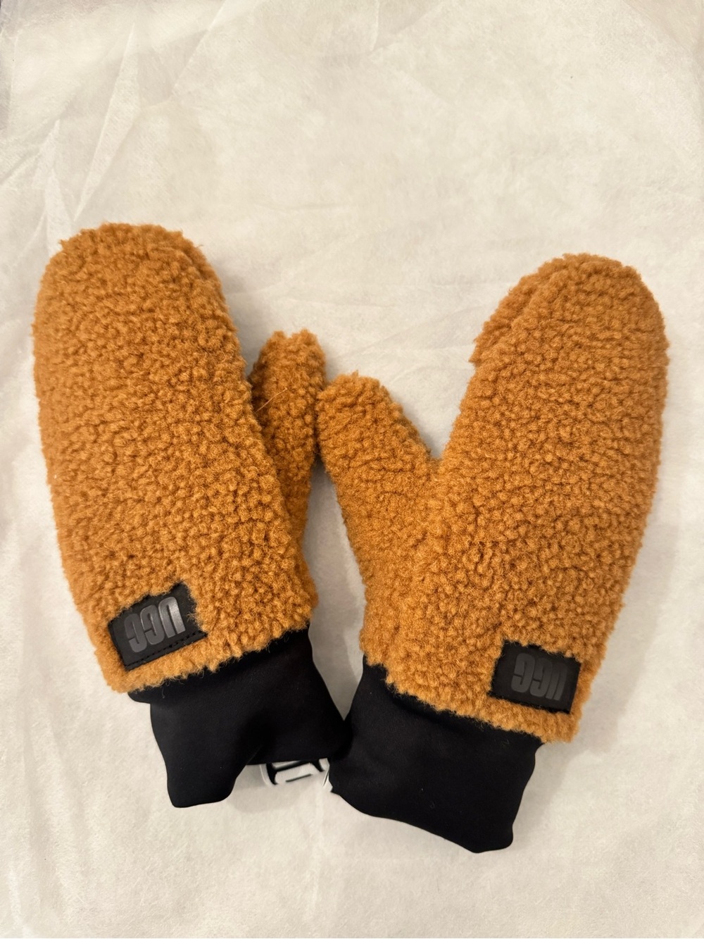 UGG Mittens